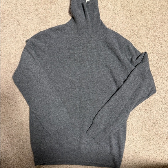 Men’s Cashmere Turtleneck Sweater - Picture 1 of 2
